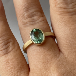 Ring "Ela" - Gelbgold und Turmalin Bild 3