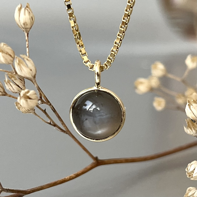 Anhänger „Luise“ - Mondstein & Gold
