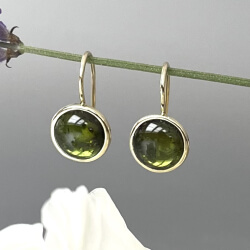 runde gr&uuml;ne turmalin ohrringe zum h&auml;ngen