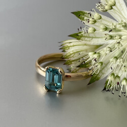 Ring "Marlies“ - Fairgold - Zikon Bild 1 eckiger blauer stein
