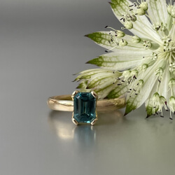 Ring "Marlies“ - Fairgold - Zikon Bild 3 blauer stein goldring