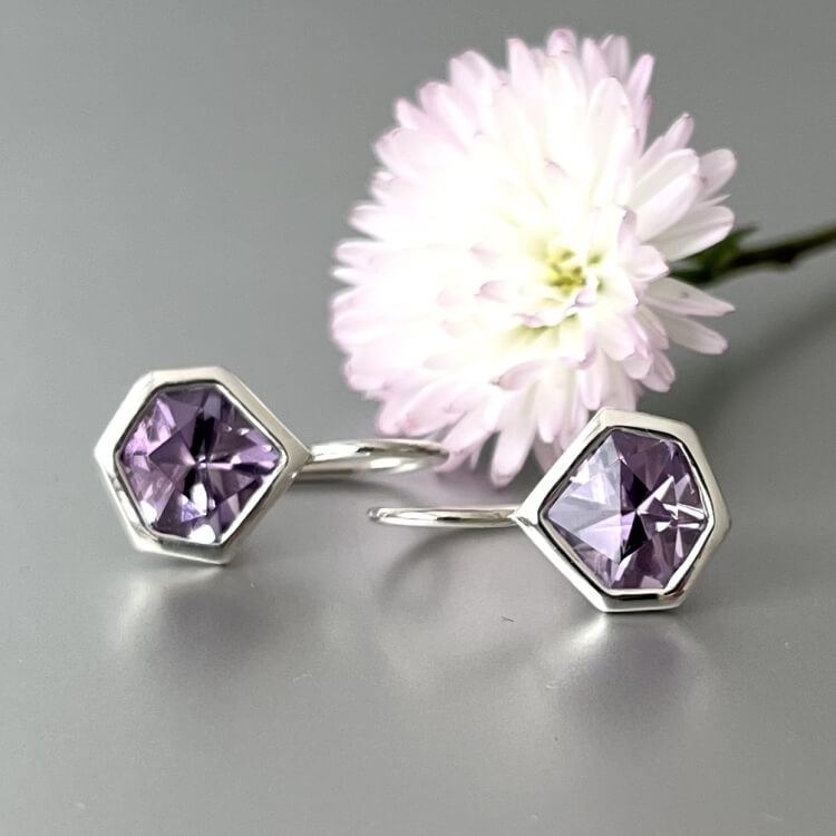 Silberne Ohrringe mit Amethyst