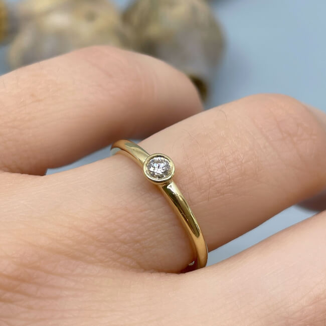 Verlobungsring "Mieke" aus 585 Gelbgold mit Diamant
