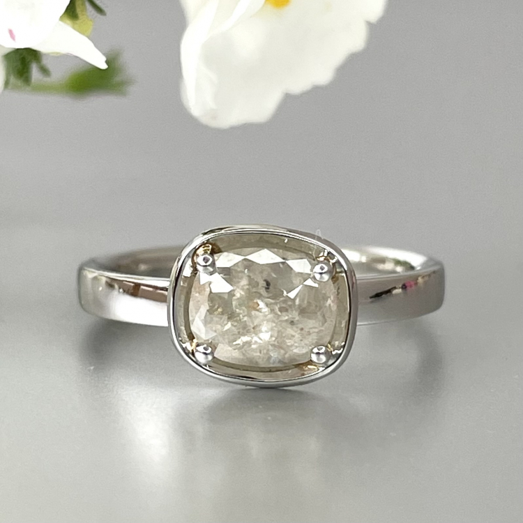 Ring Diamantrose zur Verlobung