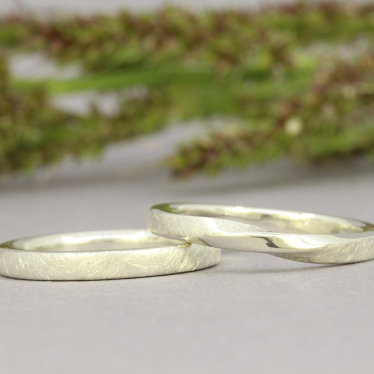 Zwei Trauringe "Harry und Sally" - aus 925 Silber Ringe aus Silber für die Hochzeit gedreht Schleife